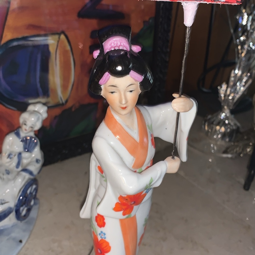 Oriental Figurine - image 2